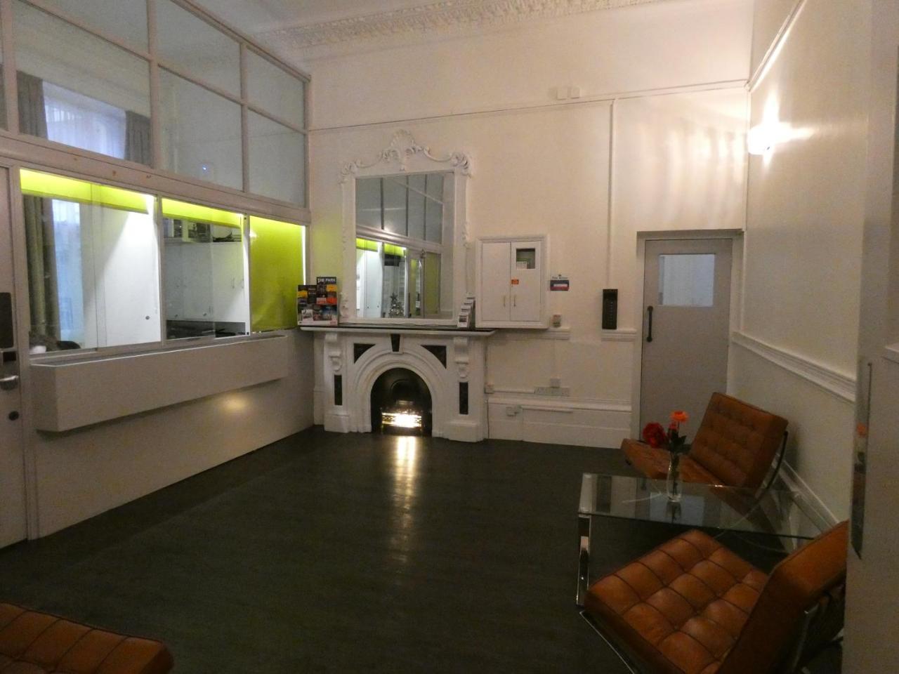 بيت شباب New Mansion House لندن المظهر الخارجي الصورة